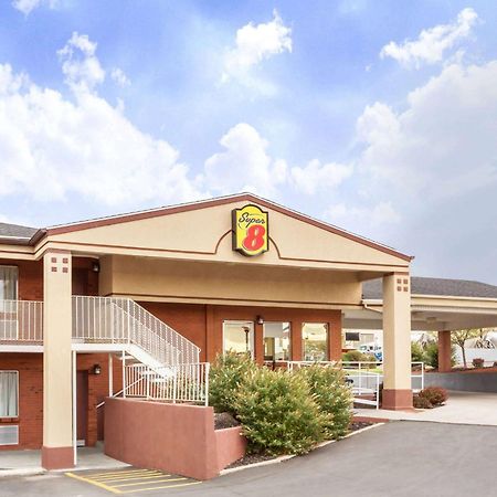 Super 8 By Wyndham Salina/Scenic Hills Area Hotel Екстериор снимка