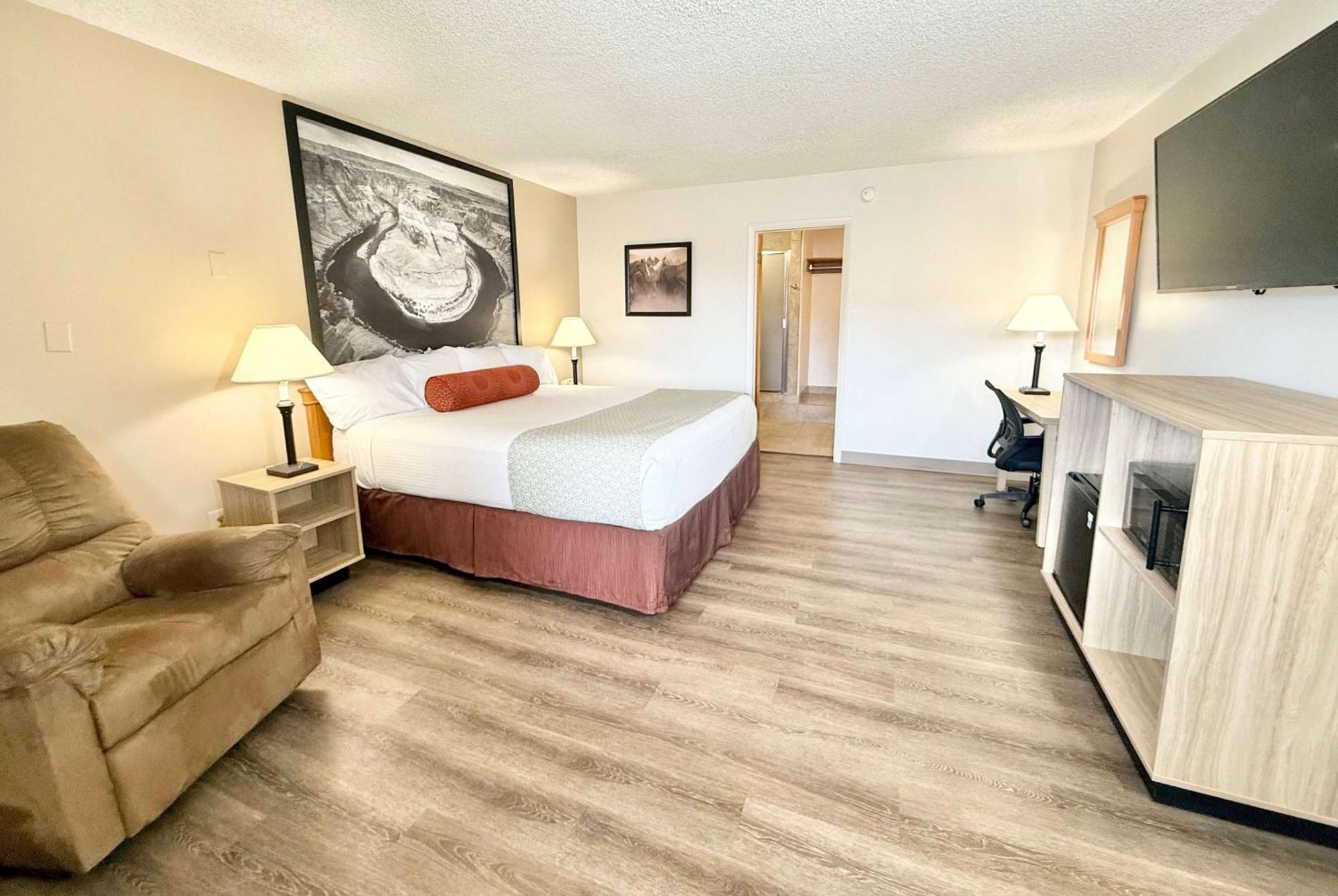 Super 8 By Wyndham Salina/Scenic Hills Area Hotel Екстериор снимка